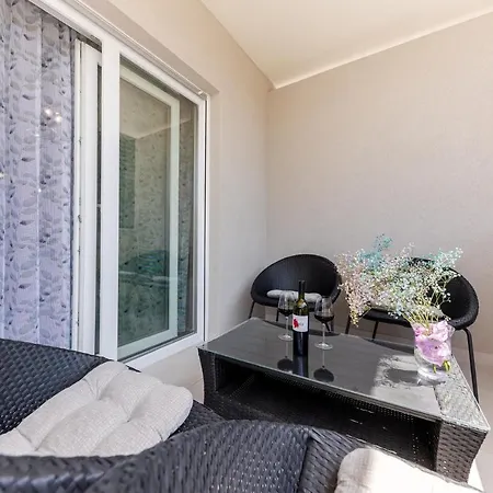 Castrum Апартаменти